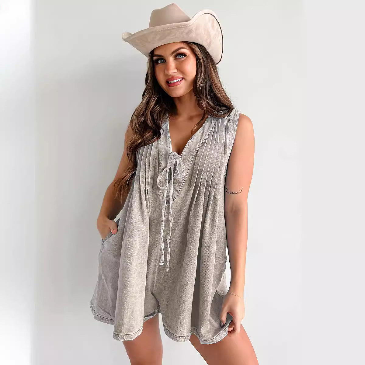 Combinaison en jean ample sans manches à col en V et couleur unie pour femme
