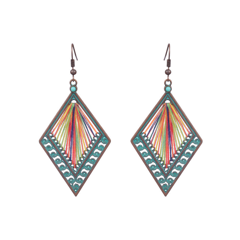 Boucles d'oreilles à pompons créatives de style ethnique bohème rétro