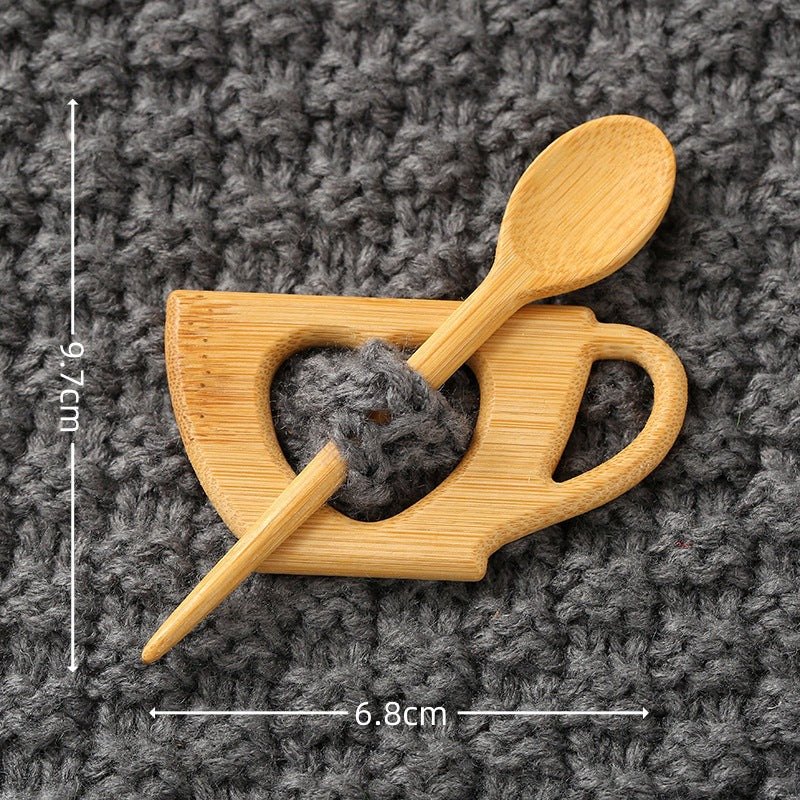 Wooden Animal Brooches for Women's Fashion