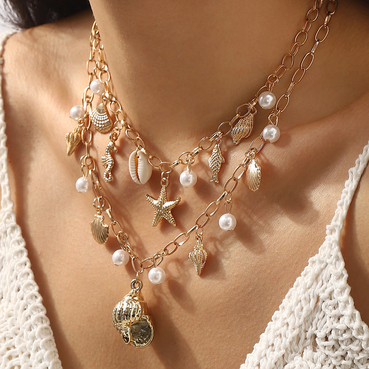 Collar de concha de perla con elementos marinos de moda de verano