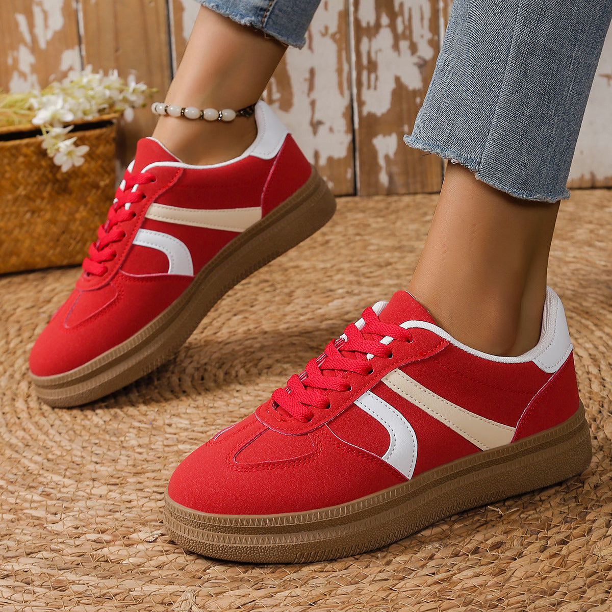 Zapatillas deportivas informales con suela gruesa y bloques de color a la moda para mujer