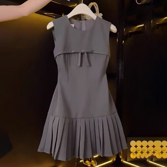 Elegant Solid Color Sleeveless Pleated Dress