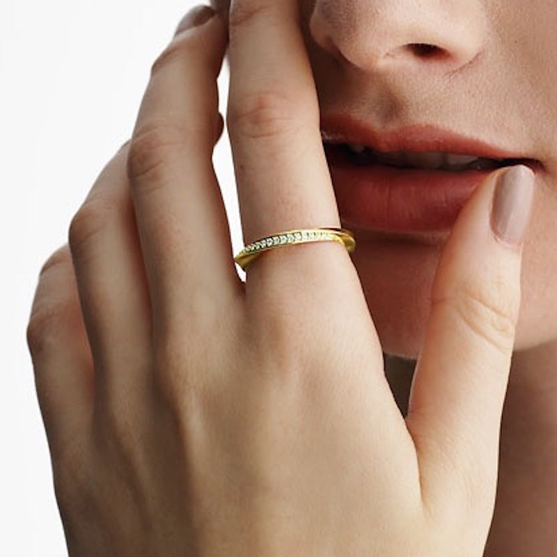 Anillo de circonita microincrustada simple de moda para mujer