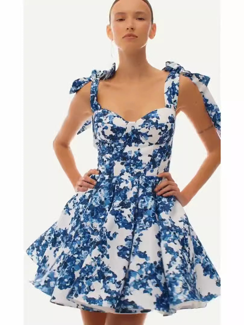 Robe fleurie élégante pour les vacances, à la mode pour femmes