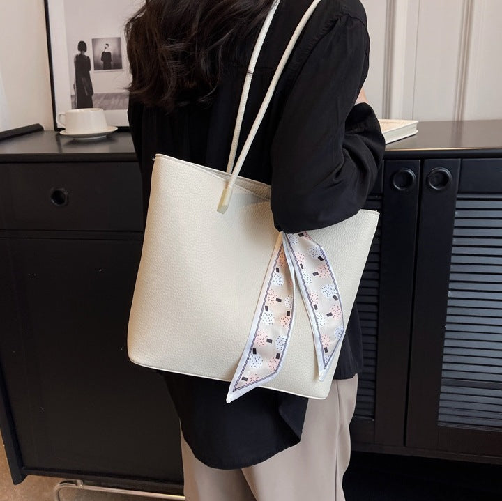 Large Capacity Women Summer Tote Bag in PU Material