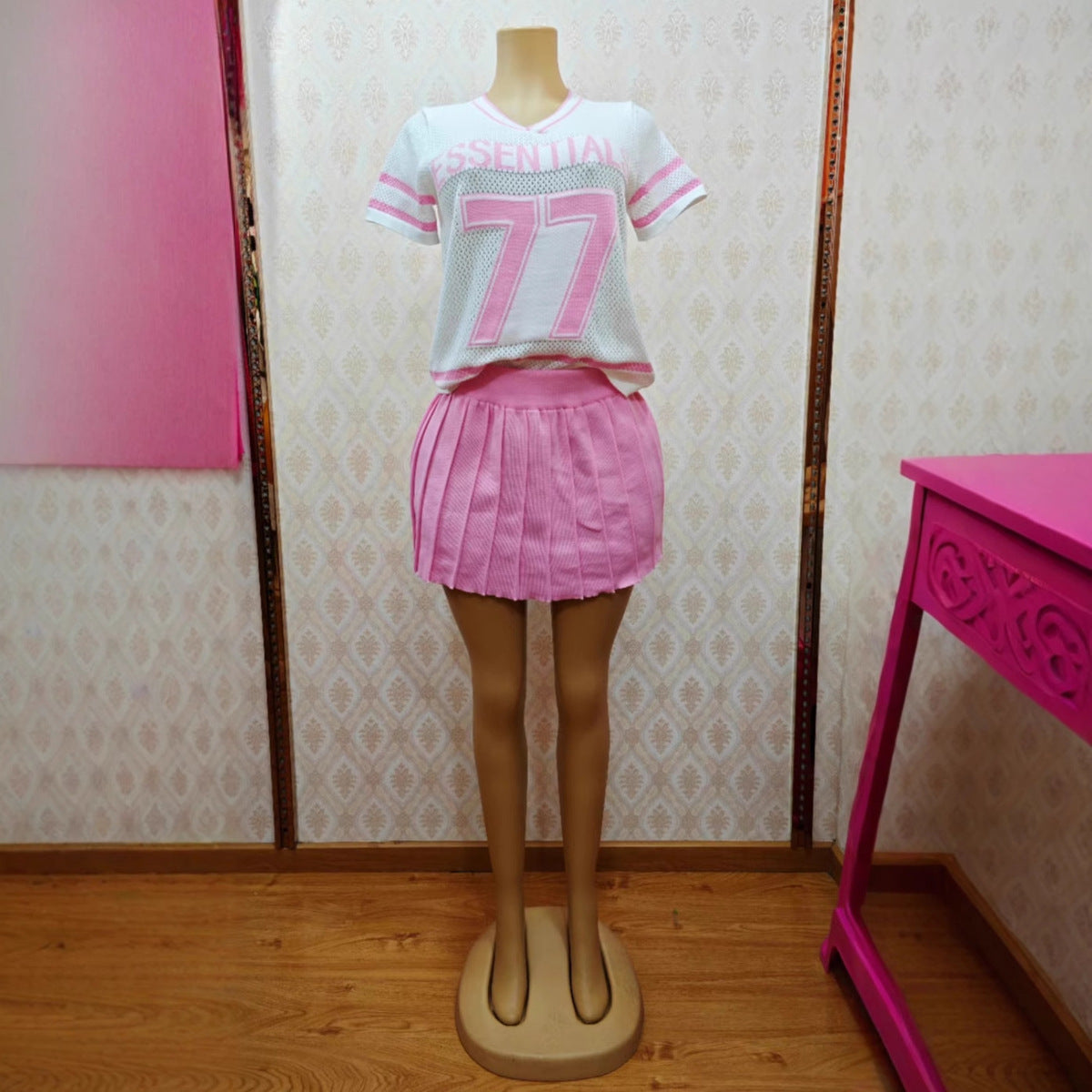 Conjunto de dos piezas de camiseta de manga corta con cuello en V y falda con volantes para mujer