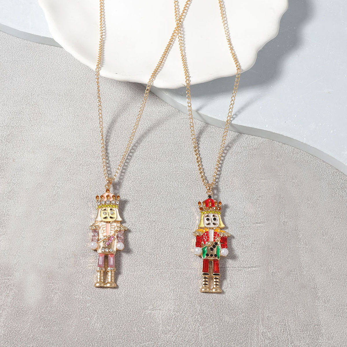 Collar con colgante de aleación de dibujos animados creativos de moda para mujer