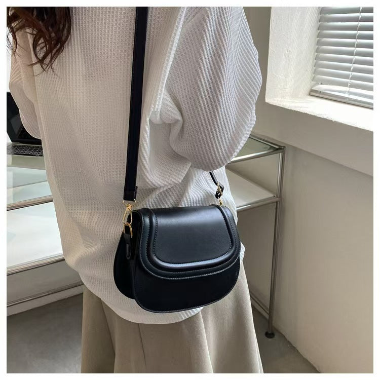 Bolso de hombro con solapa de color sólido de moda