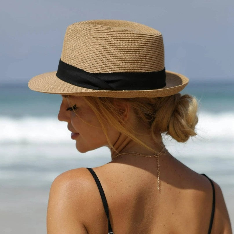 Sombrero de sol informal para mujer con material de paja y ala ancha