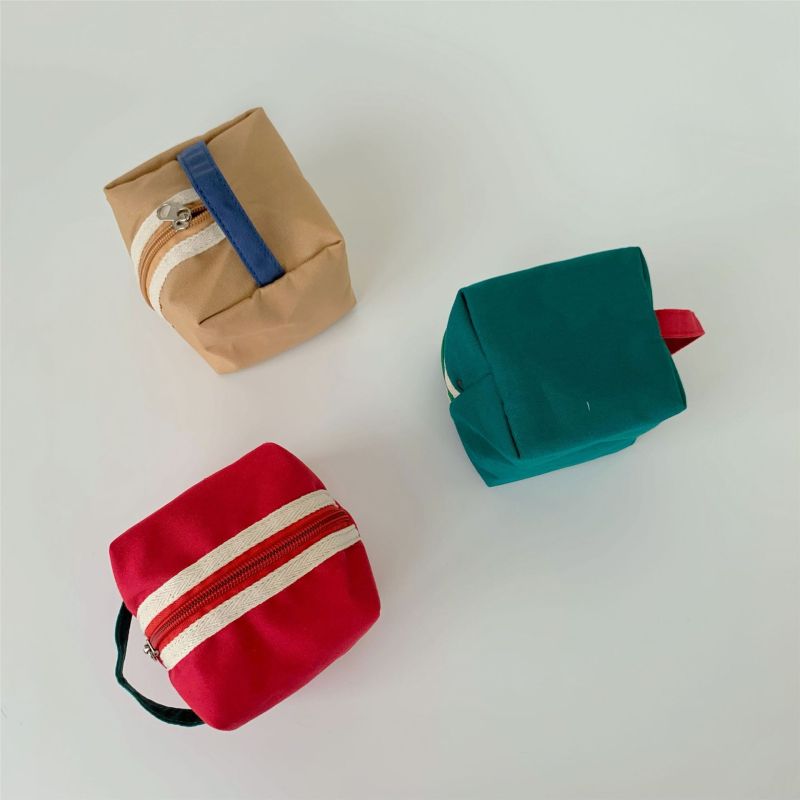 Petite trousse à maquillage carrée en toile de couleur contrastée