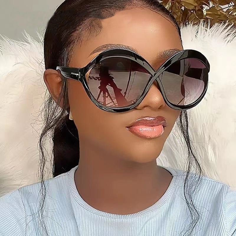 Gafas de sol de moda con montura grande