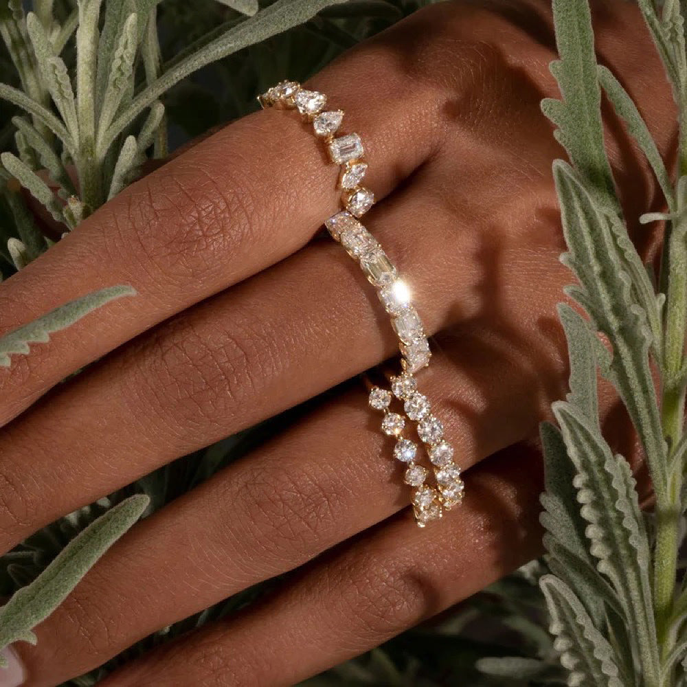Anillo de circonita simple de moda para mujer
