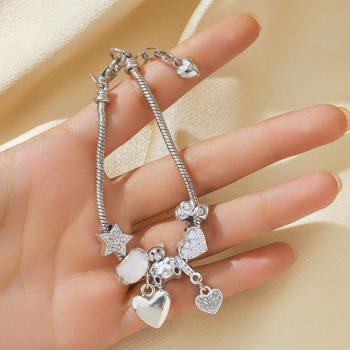 Pulsera con colgante de estrella de cinco puntas y oso de amor para mujer