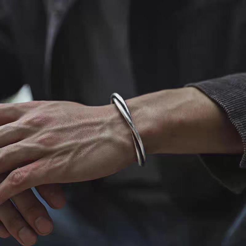 Men Fashion Simple Twist Bracelet Alloy Geometric Style