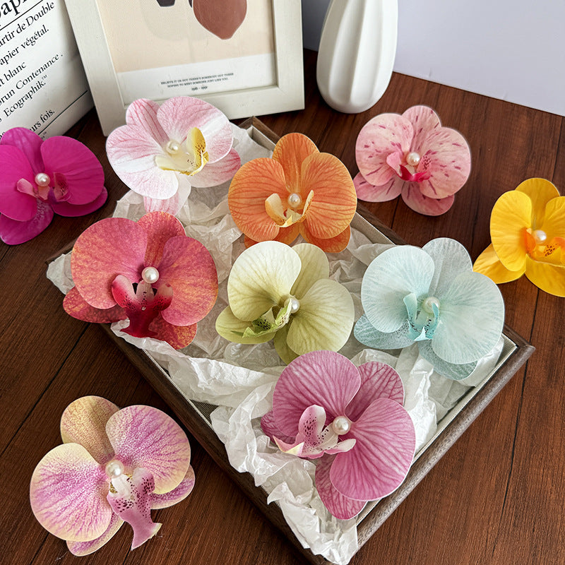 Accesorios florales para el cabello con mariposas para la playa