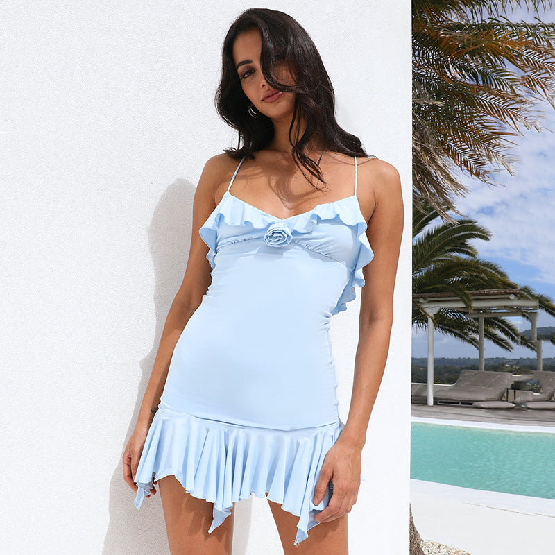 Robe courte à bretelles spaghetti et col en V pour les vacances