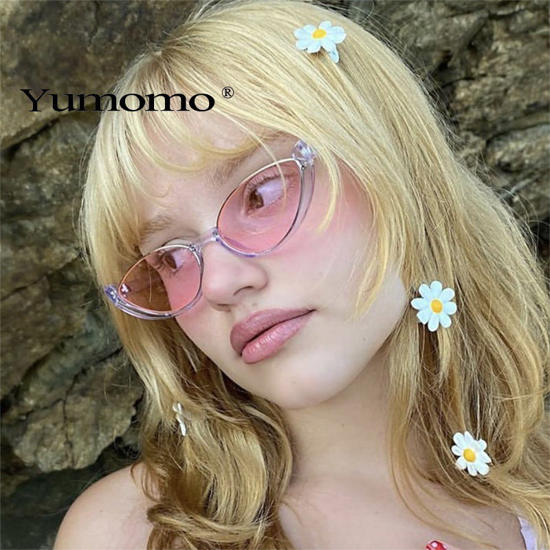 Trendy Cat Eye Sunglasses in Stylish Frames