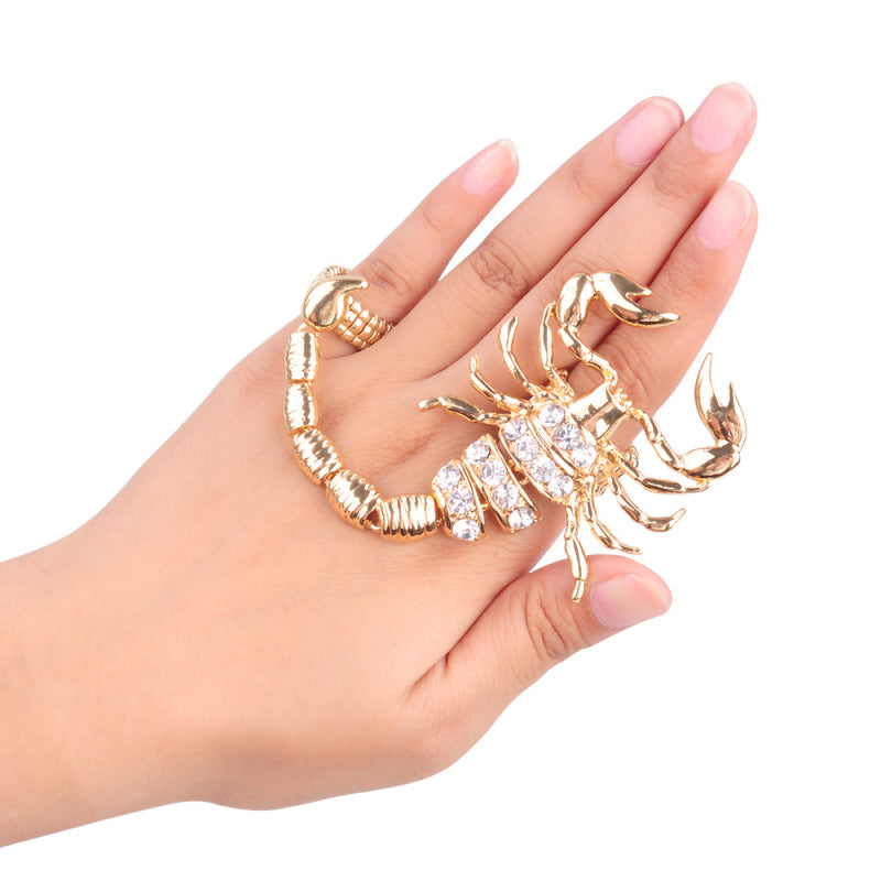 Bague rétro en cristal avec motif scorpion pour femme