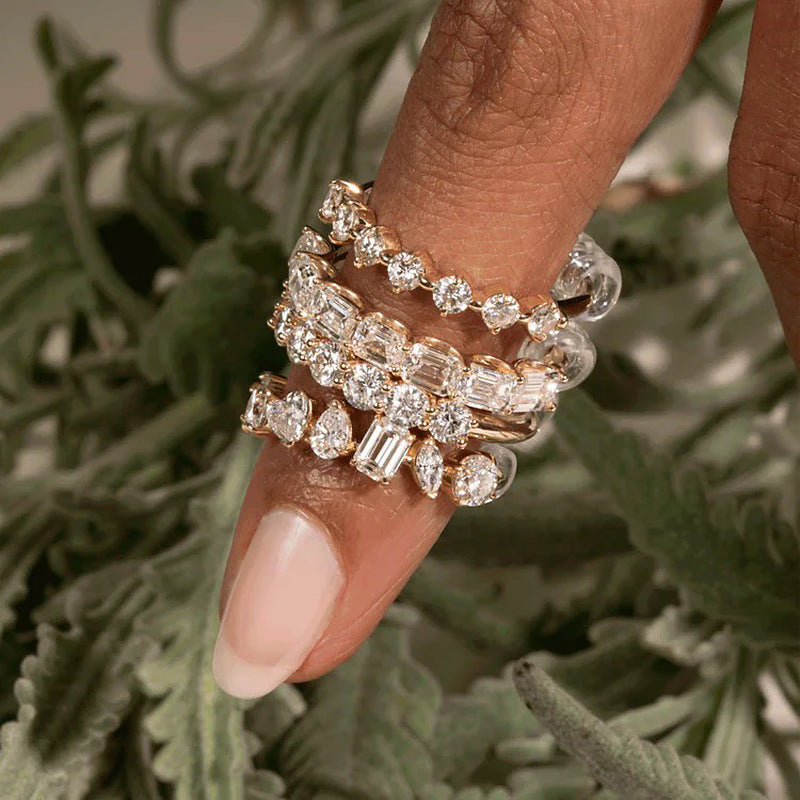 Anillo de circonita simple de moda para mujer