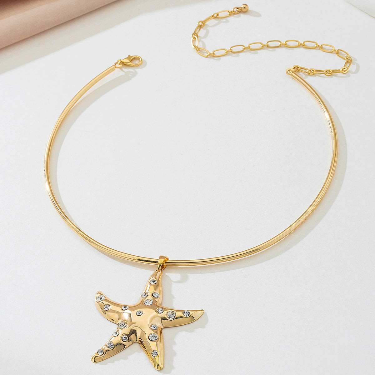 Collar de estrella de mar con diamantes de imitación y personalidad de moda