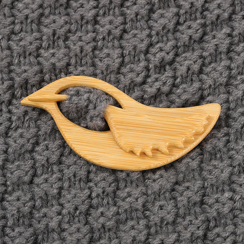 Broches en bois représentant des animaux pour la mode féminine