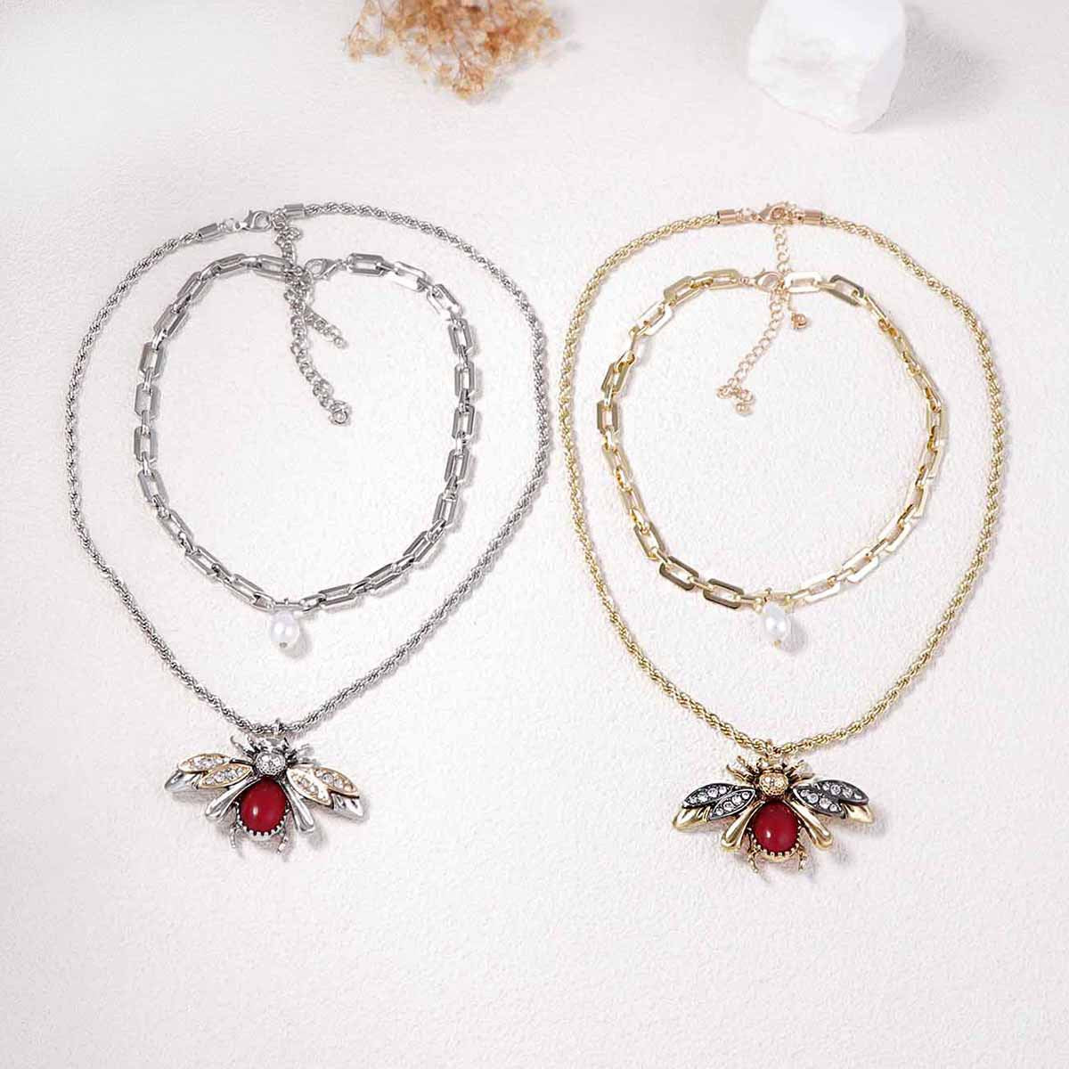Collar con colgante de animal y perlas de imitación para mujer