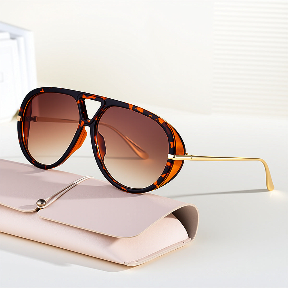 Gafas de sol de montura grande estilo punk retro de moda para mujer