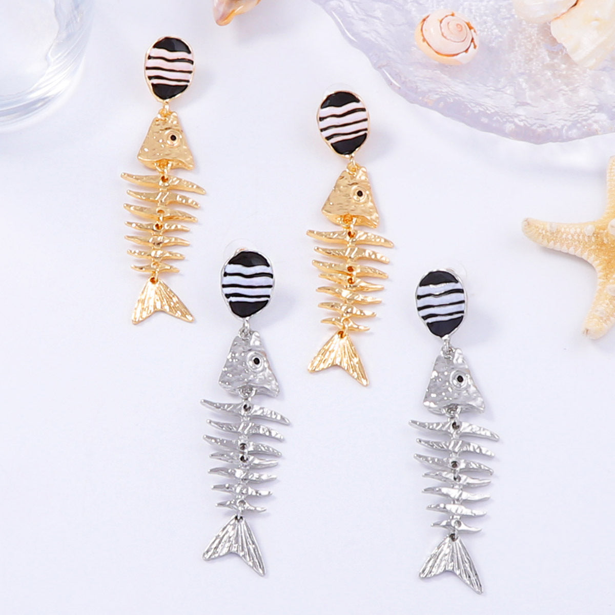 Women’s Retro Alloy Oil Drop Fish Bone Earrings
