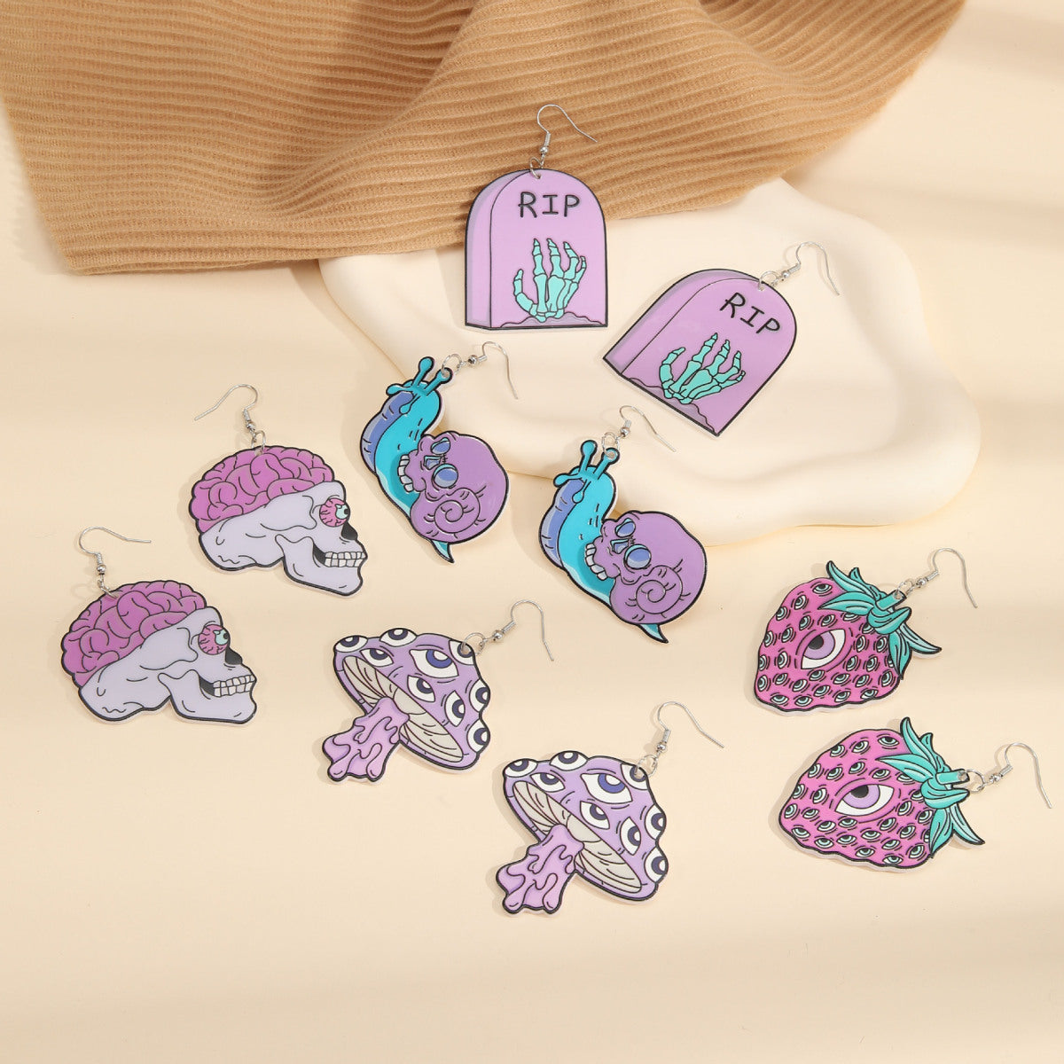 Pendientes acrílicos de Halloween para mujer con diseño de calavera de Diablo, fresa y lápida