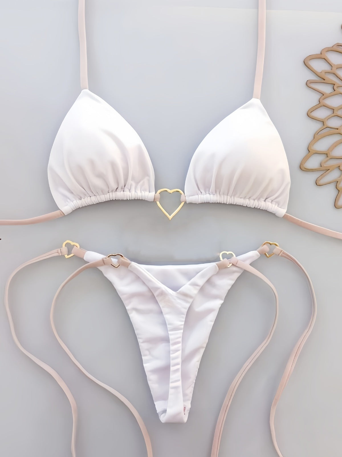 Bikini sexy de color sólido con cuello halter y hebilla de amor para mujer