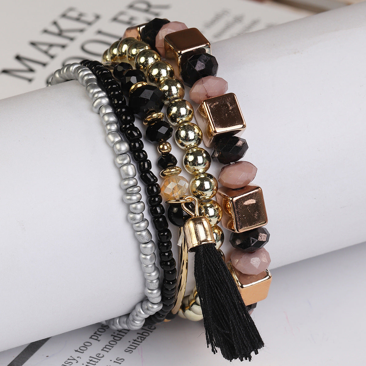 Conjunto de pulseras multicapa con flecos y cuentas bohemias