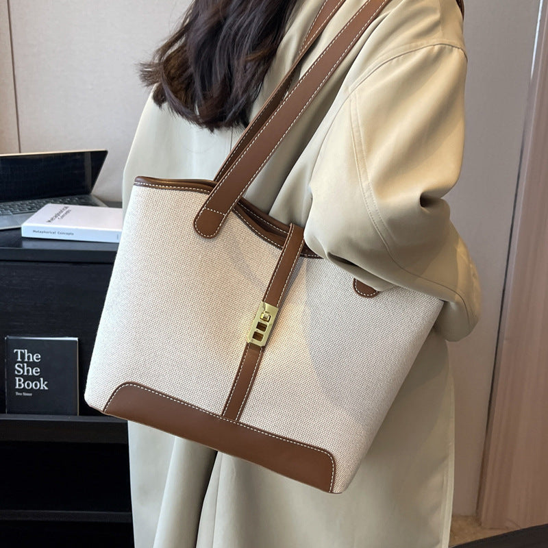 Bolso tote vintage de gran capacidad con empalmes en contraste
