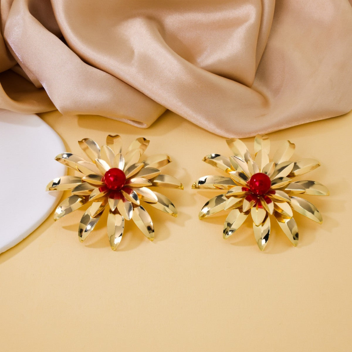 Women Fashion Exaggerated Symmetrical Floral Earrings