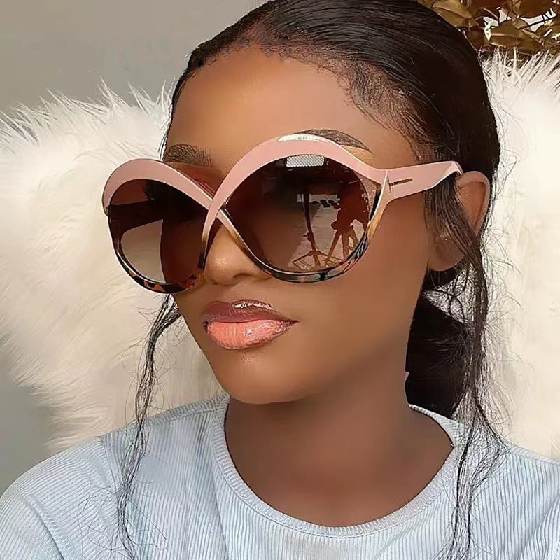 Gafas de sol de moda con montura grande
