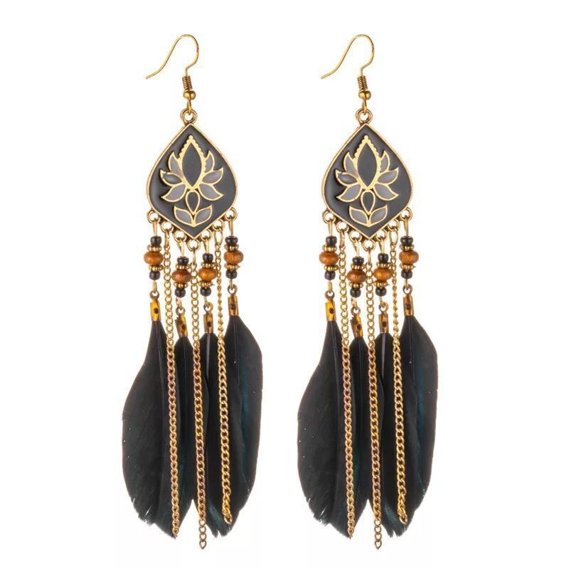 Pendientes bohemios con borlas de plumas y cuentas de flor de loto
