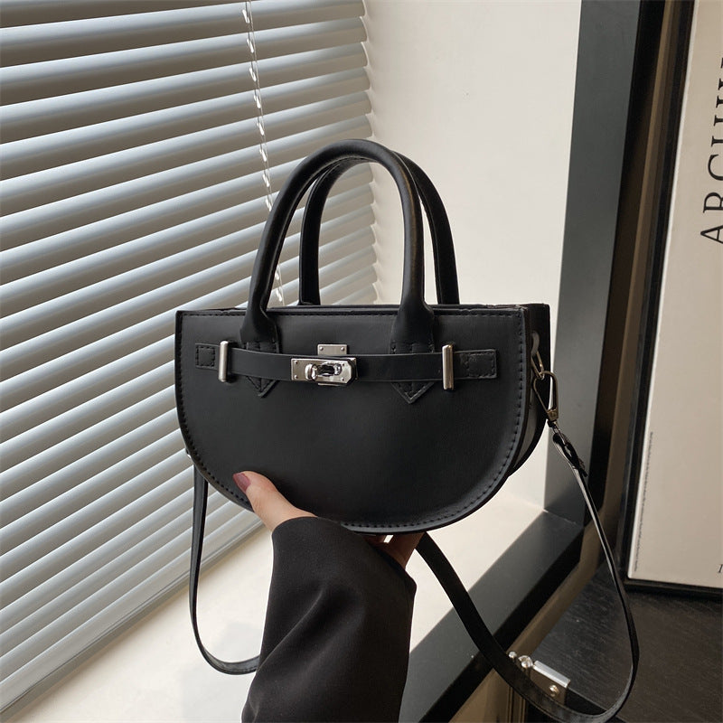 Bolso de hombro de diseño moderno para mujer, ideal para el día a día en verano.