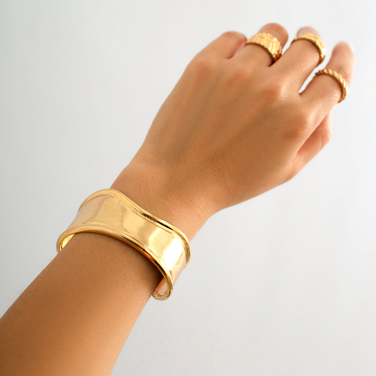 Women Fashion Simple Irregular Geometric V-Shaped Bracelet