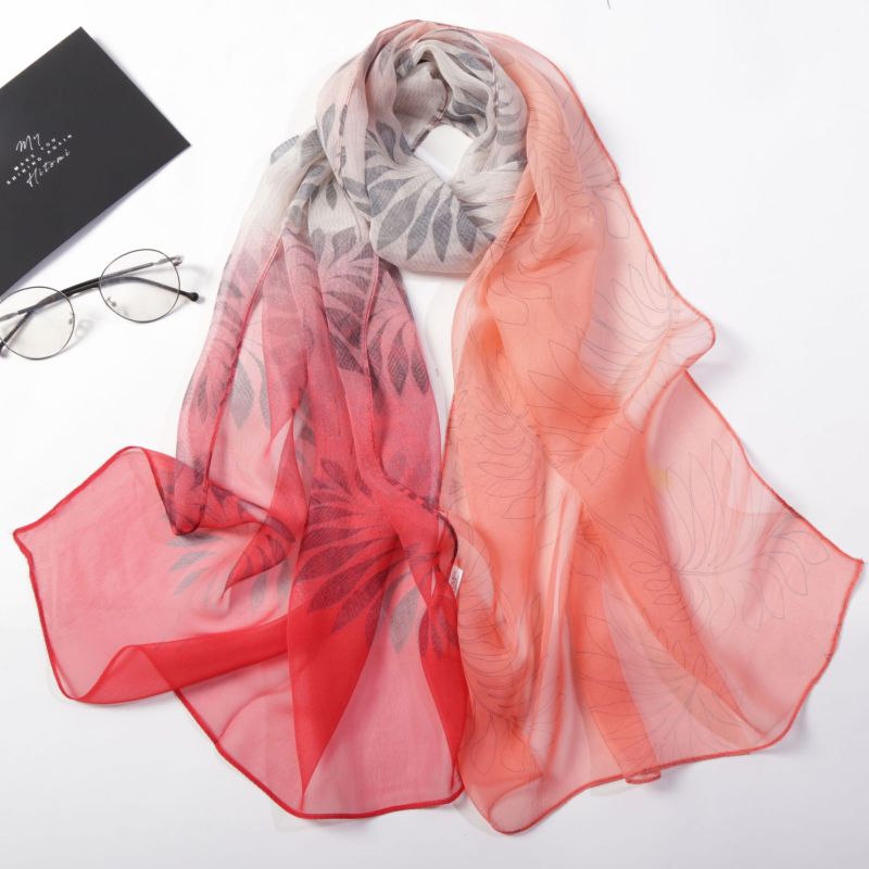 Bufanda de gasa con estampado de hojas degradadas para mujer
