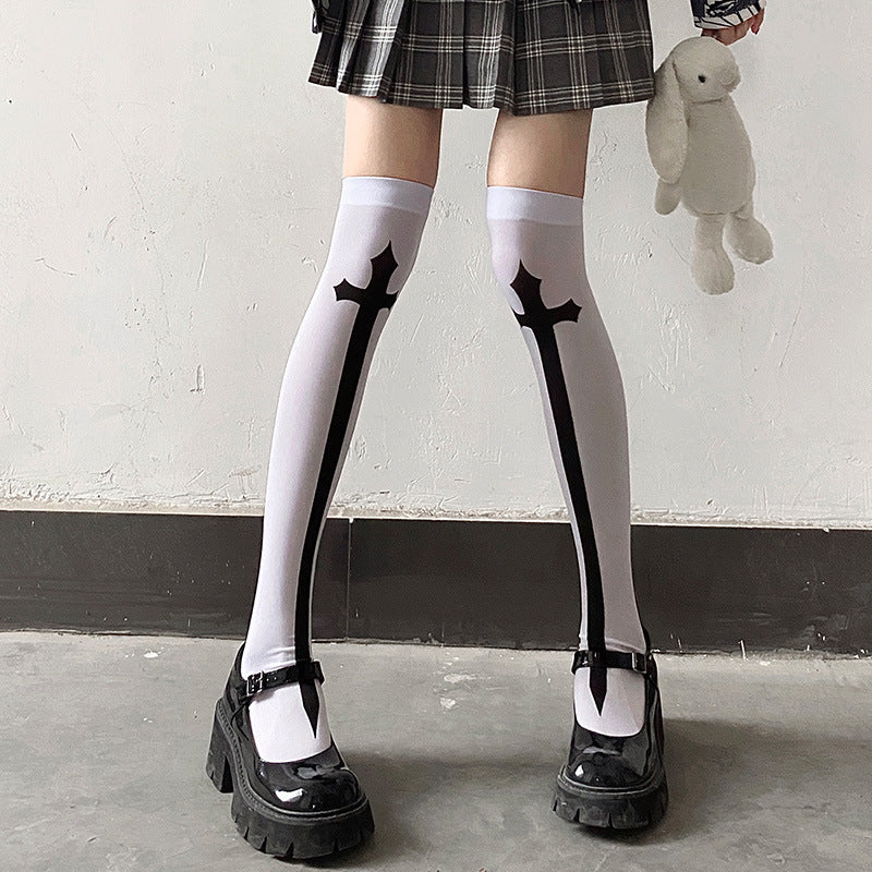Calcetines largos de tubo con calavera cruzada de Halloween para mujer