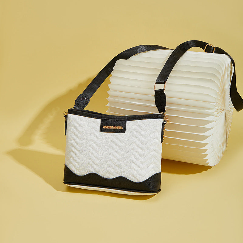 Women Casual Color Blocking Wavy Quilted Bucket Bag
