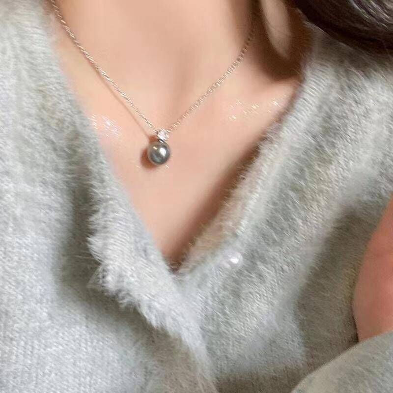 Collar elegante con colgante de circonita y perla para mujer