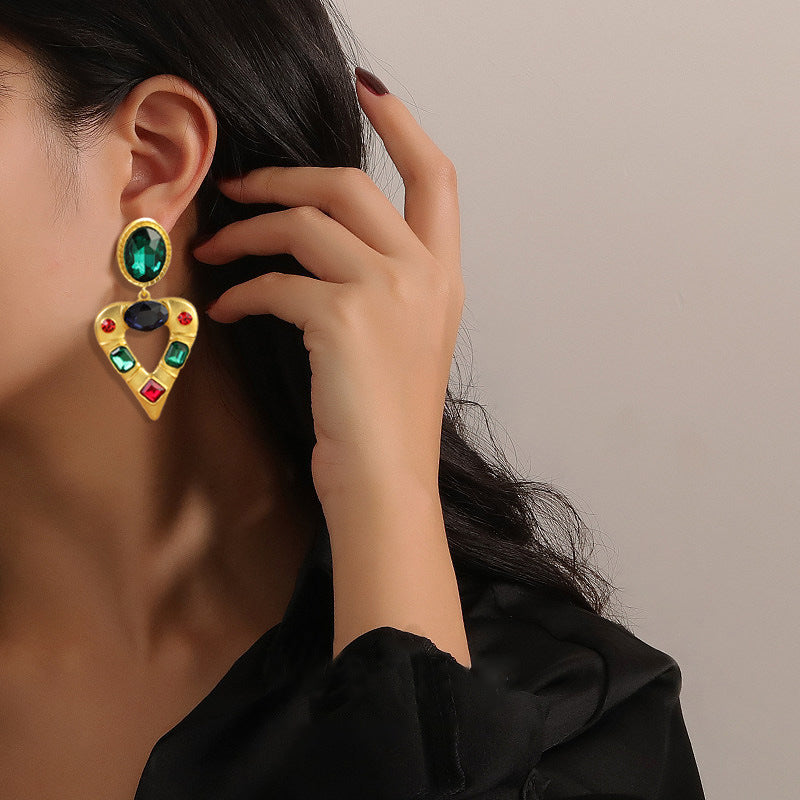 Pendientes bohemios de diamantes de imitación en forma de corazón para mujer