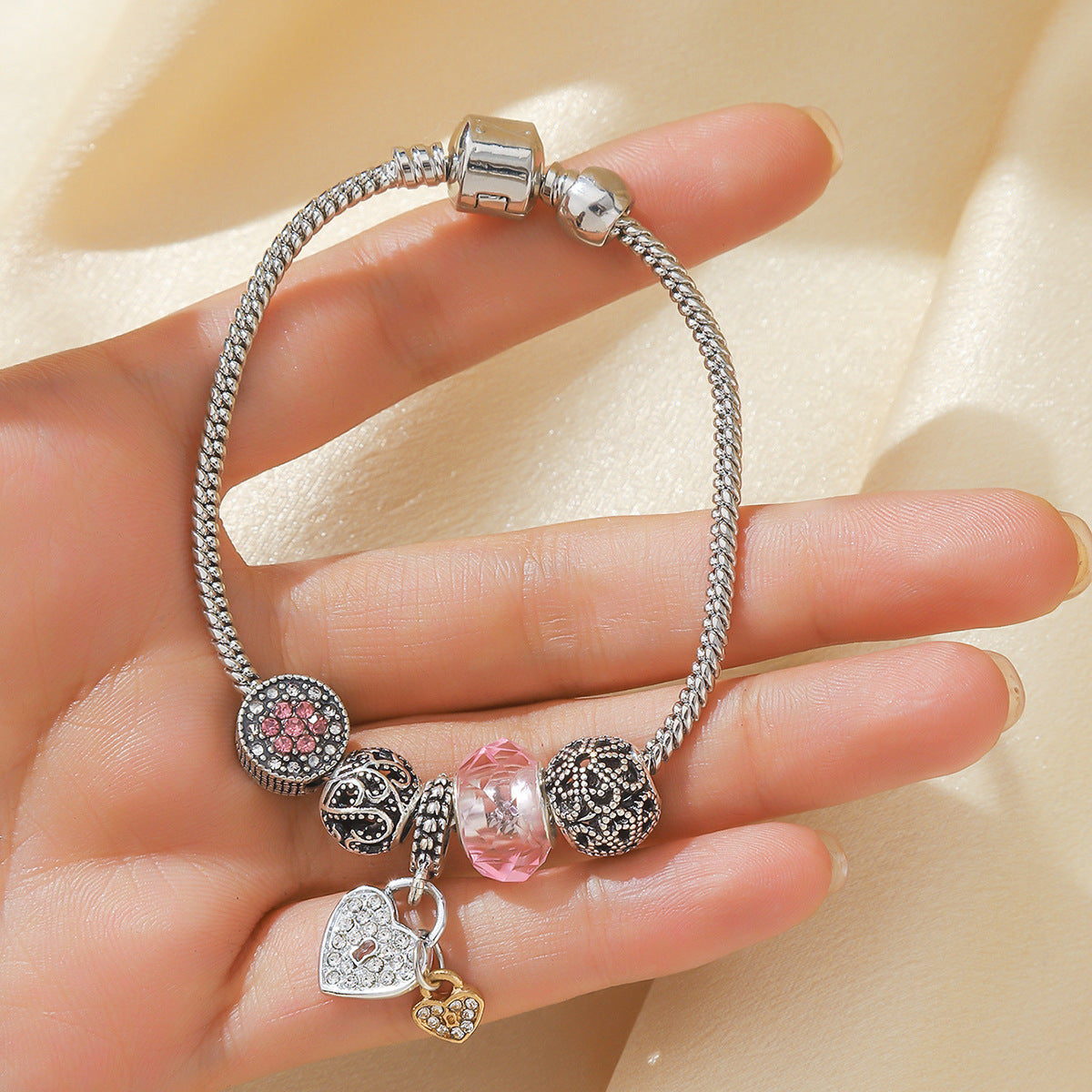 Pulsera con colgante de estrella de cinco puntas y oso de amor para mujer