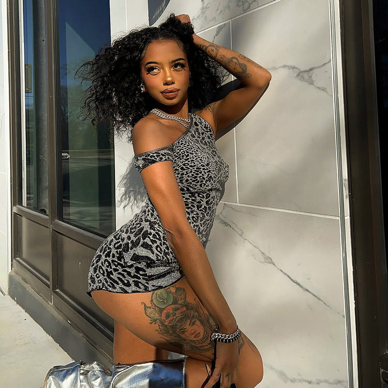 Conjunto de dos piezas con estampado de cebra sexy para mujer, top corto y pantalones cortos.
