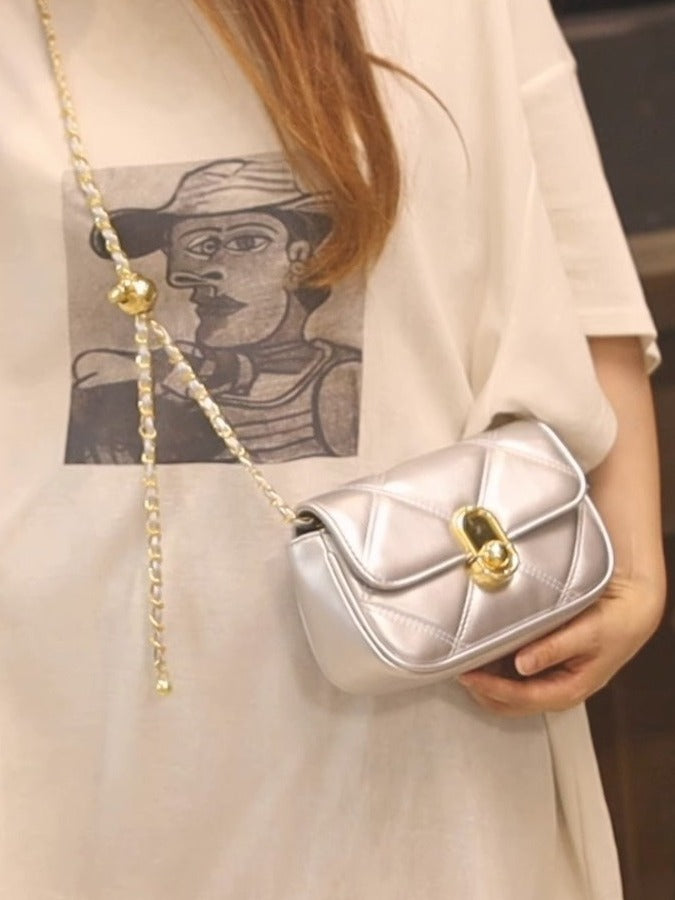 Mini bolso bandolera cuadrado con cadena abatible de moda