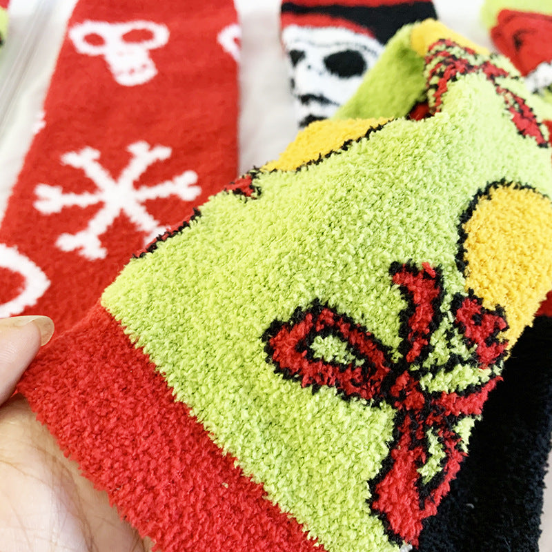 Calcetines de polar coral cálidos con dibujos animados de Halloween y Navidad con personalidad de moda