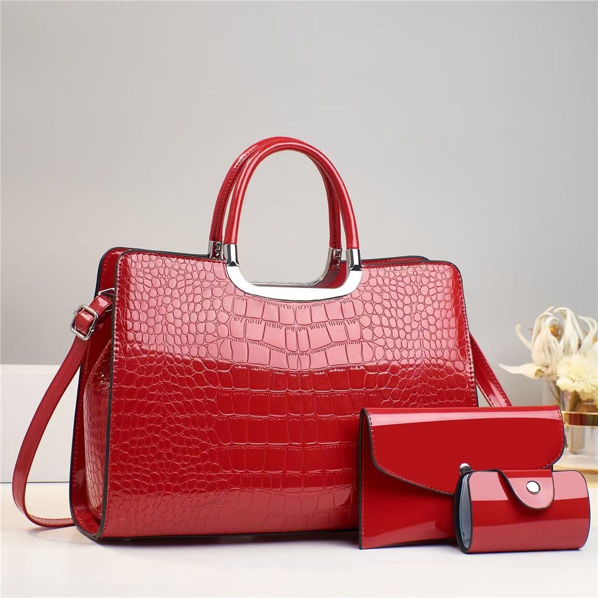 Conjunto de bolso de mano de charol con estampado de cocodrilo de color liso informal para mujer