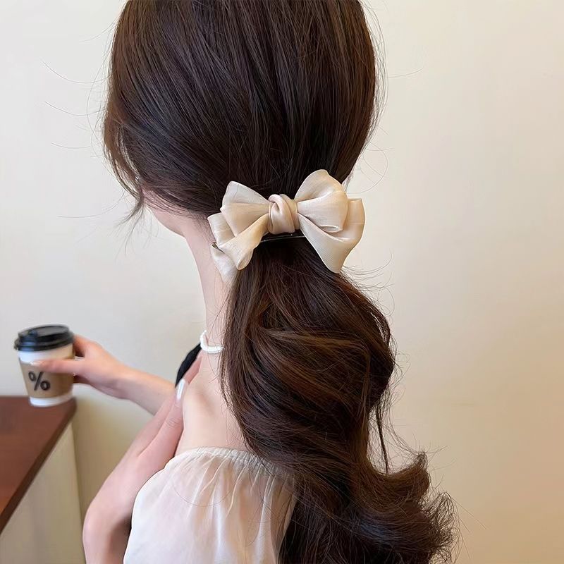 Elegante broche con lazo de color liso para mujer