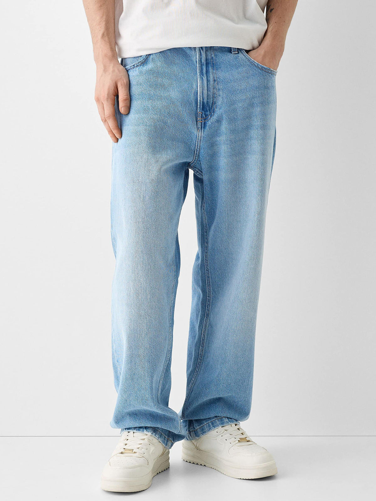 Men Straight-Leg Jeans in Multiple Colors