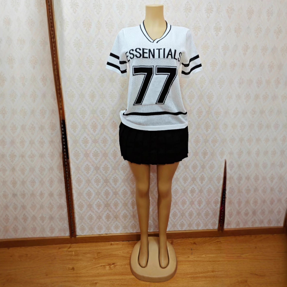 Conjunto de dos piezas de camiseta de manga corta con cuello en V y falda con volantes para mujer